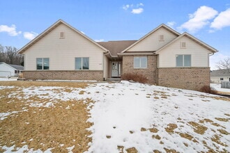 Building Photo - 1053 Fieldstone Dr