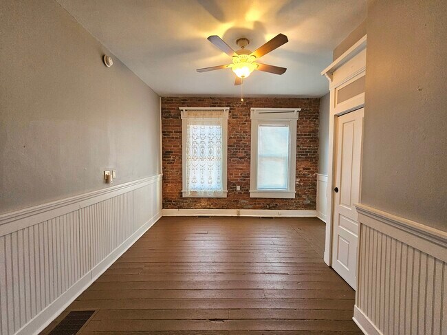 Foto del edificio - 403 Burns Ave