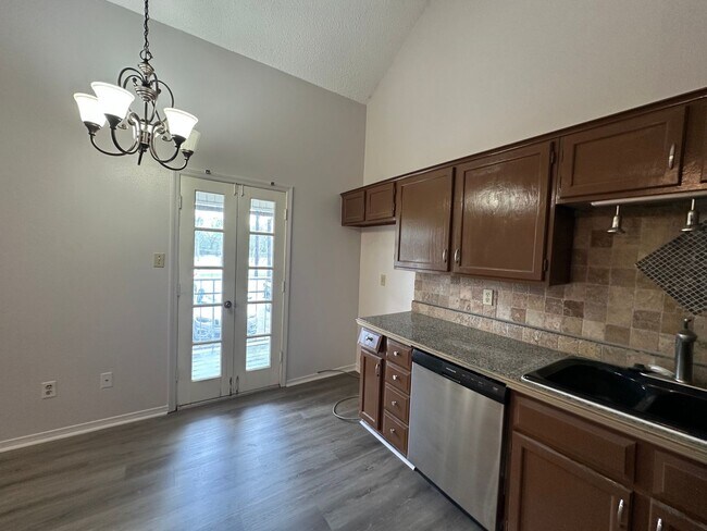 Foto del edificio - 100 Teal Ln