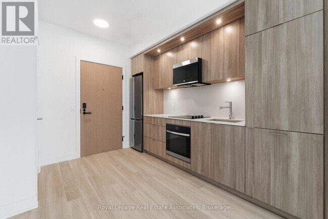 Building Photo - 25 Cordova Ave