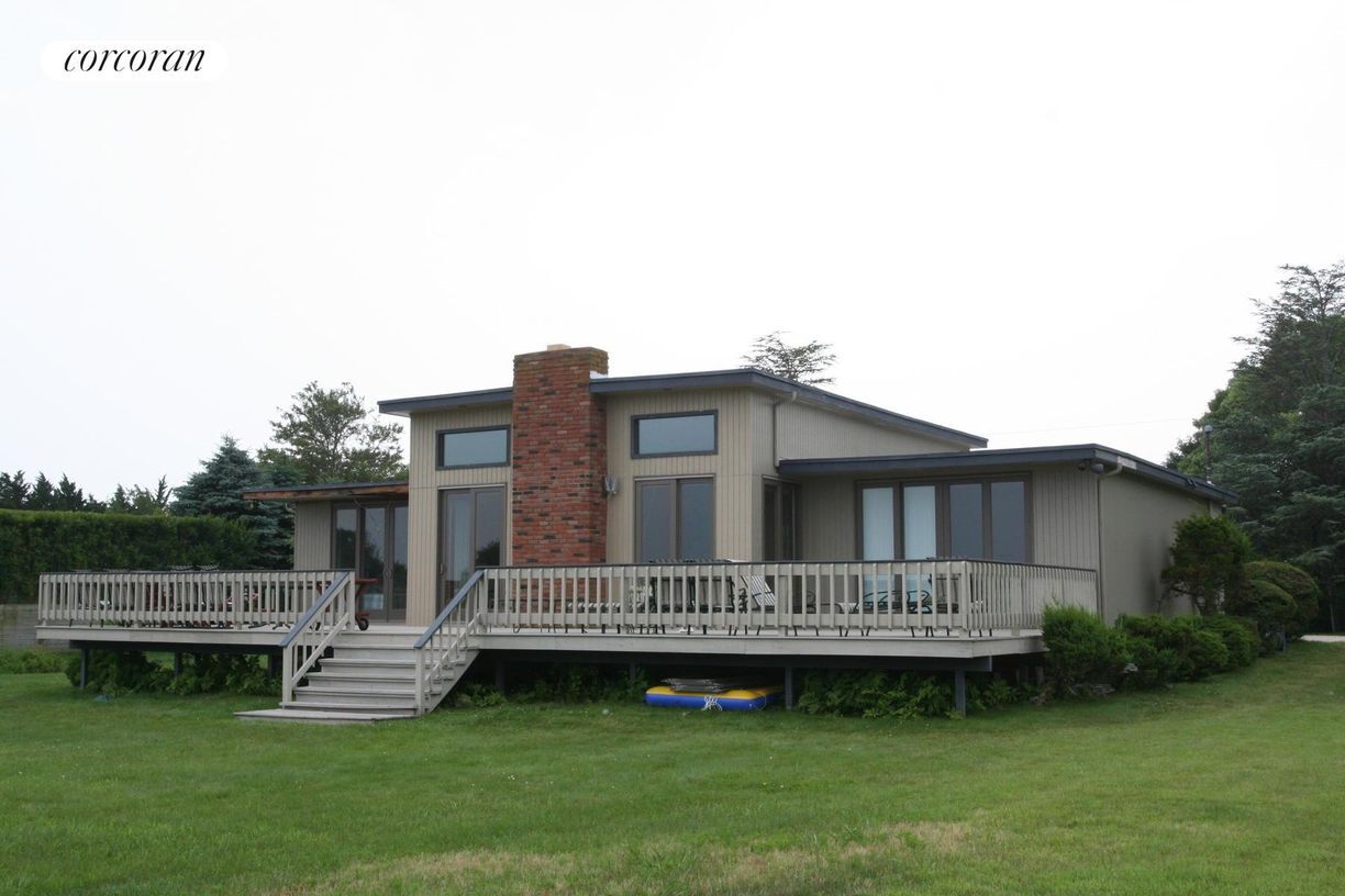 Primary Photo - 296 W Lake Dr