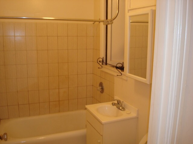 Building Photo - 930 Sutter St