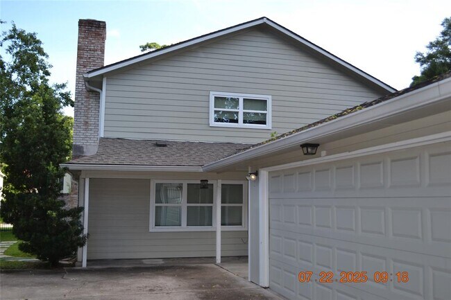 Building Photo - 14923 Perthshire Rd