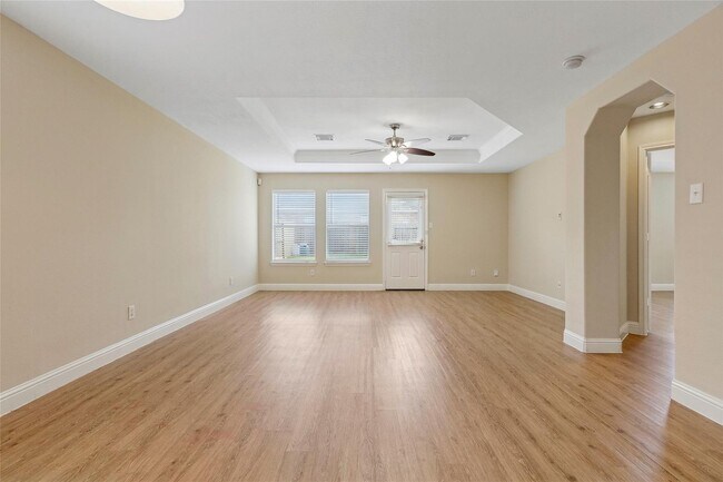 Building Photo - 8907 Grand Villa Ln