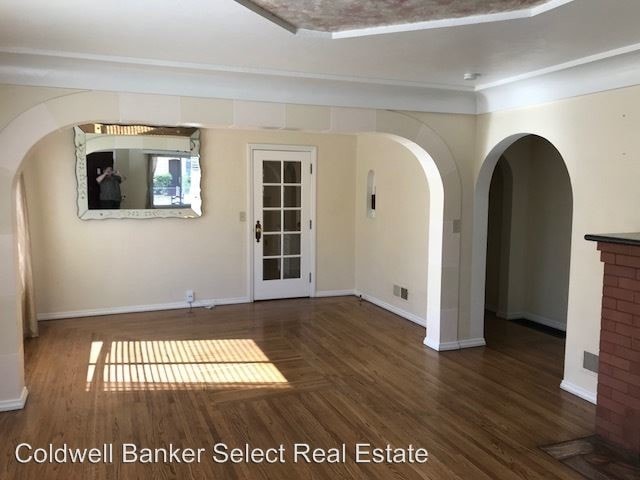 Building Photo - 3 br, 1 bath House - 700 C Street