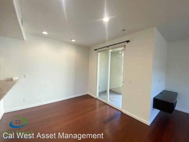 Building Photo - 3 br, 2.5 bath House - 1141 Rock Avenue