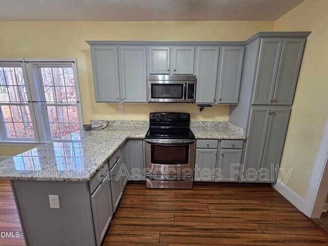 Building Photo - 143 Rawhide Dr