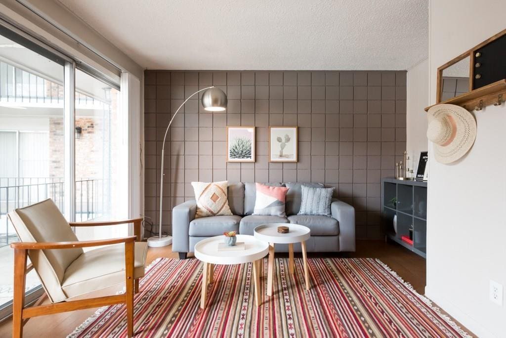 Foto principal - 3212 Red River St