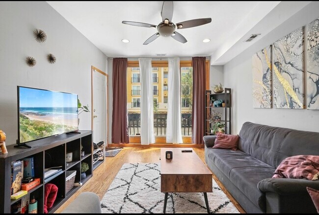 Foto del edificio - 2508 W Division St