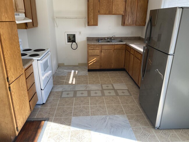 Building Photo - 311 Edgebrook Dr