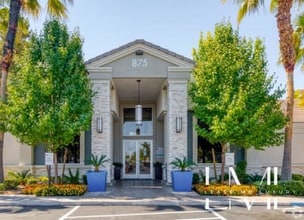 Building Photo - 875 E Silverado Ranch Blvd