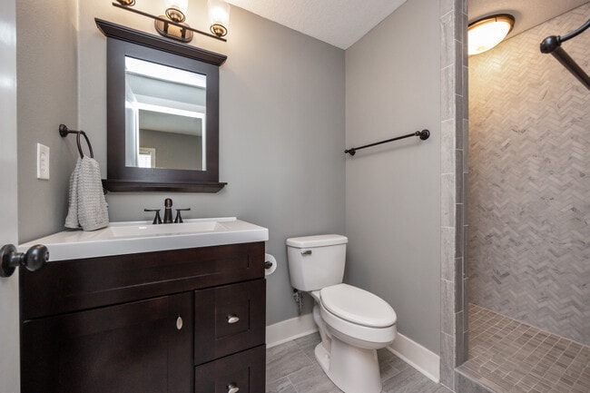 Building Photo - 9440 Rushbrook Dr