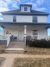 Building Photo - 713 S 4th St