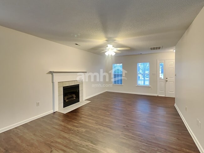 Building Photo - 10126 Illoria Dr