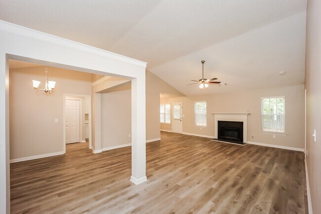 Foto del edificio - 154 Fairhaven Tr