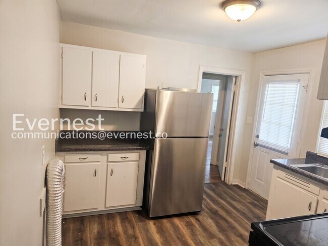 Building Photo - Home with Fenced Yard and Carport / 3 Bed, 2 Bath / Section 8 Acepted / Pet-friendly / Coming Soon!
