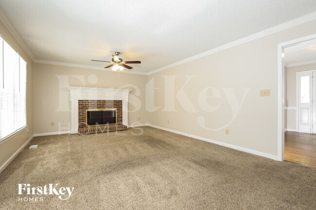 Building Photo - 5017 Windermere Dr