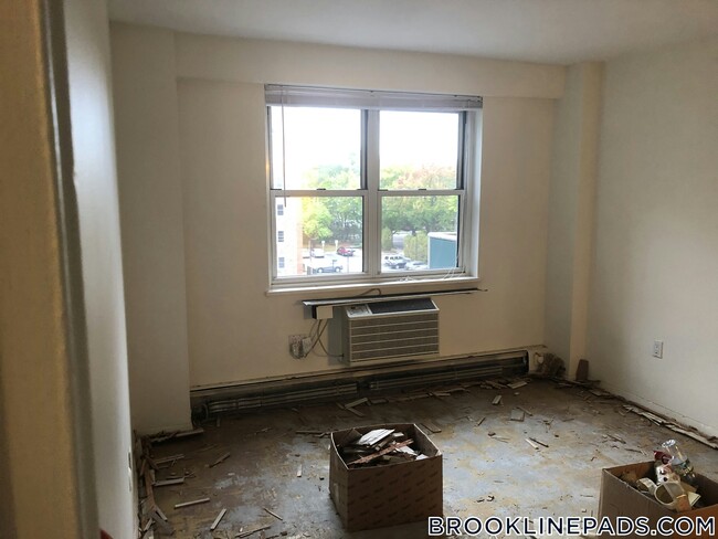 Building Photo - 175 Freeman St