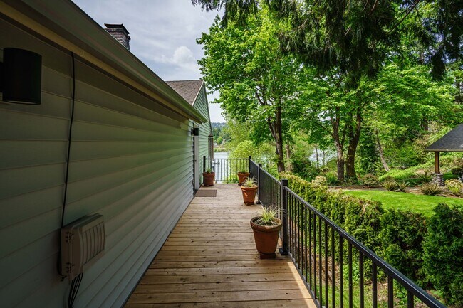 Foto del edificio - Amazing Willamette River Retreat