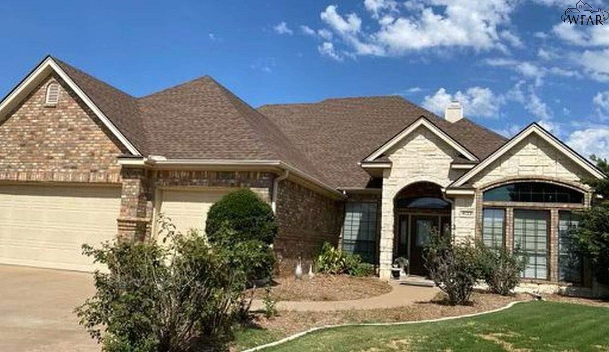 Primary Photo - 4122 Candlewood Cir
