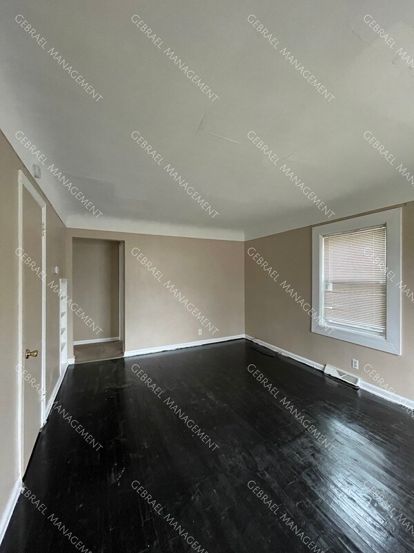 Building Photo - 968 Salisbury Ave