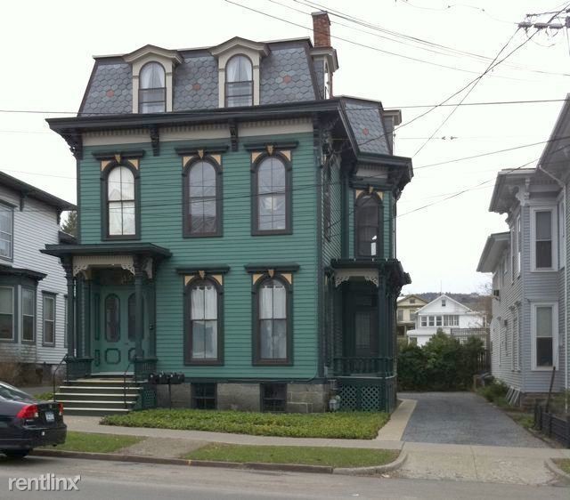 Primary Photo - 313 E Court St