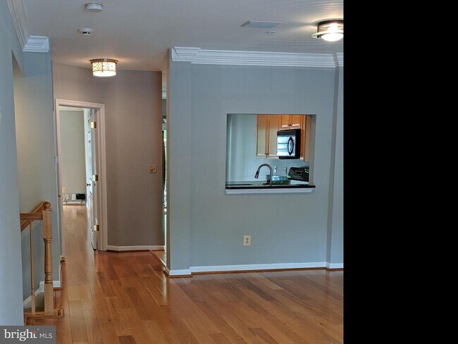 Foto del edificio - 1577 Leeds Castle Dr