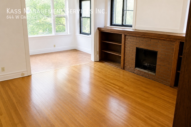 Photo - 644 W Oakdale Ave Apartment