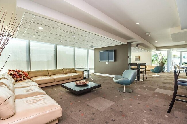 Foto del edificio - 101 S Eola Dr