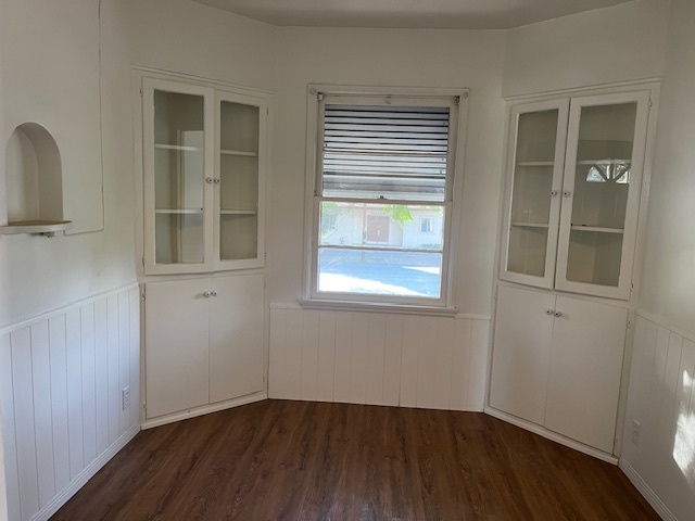 Dining area - 838 N Towne Ave