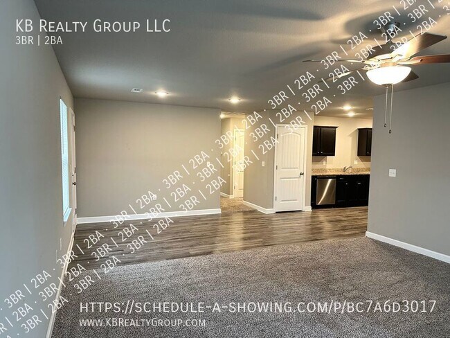 Building Photo - Newer 3 Bed Single Level Duplex in Blue Sp...