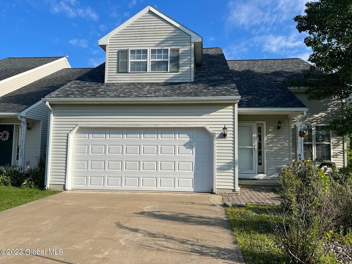 59 Raylinsky Ln, Halfmoon, NY 12188 Townhome Rentals in Halfmoon NY