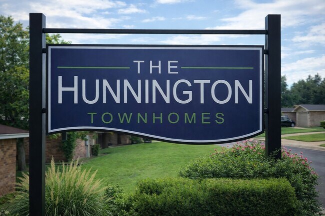 Foto del edificio - The Hunnington Townhomes