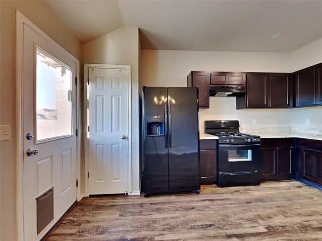 Building Photo - 2033 W Hunters Springs Way
