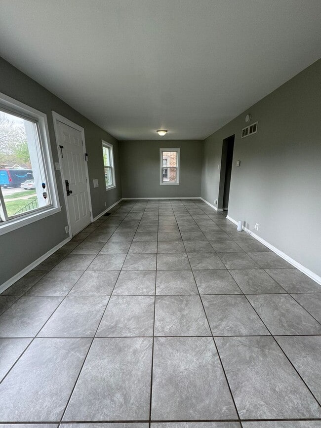 Building Photo - Beautiful 3-bedroom house for Rent AVAILAB...