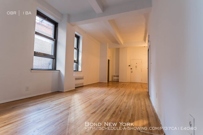 Building Photo - 14 E 22nd St