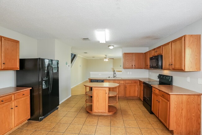Foto del edificio - 2044 W Grove Ln