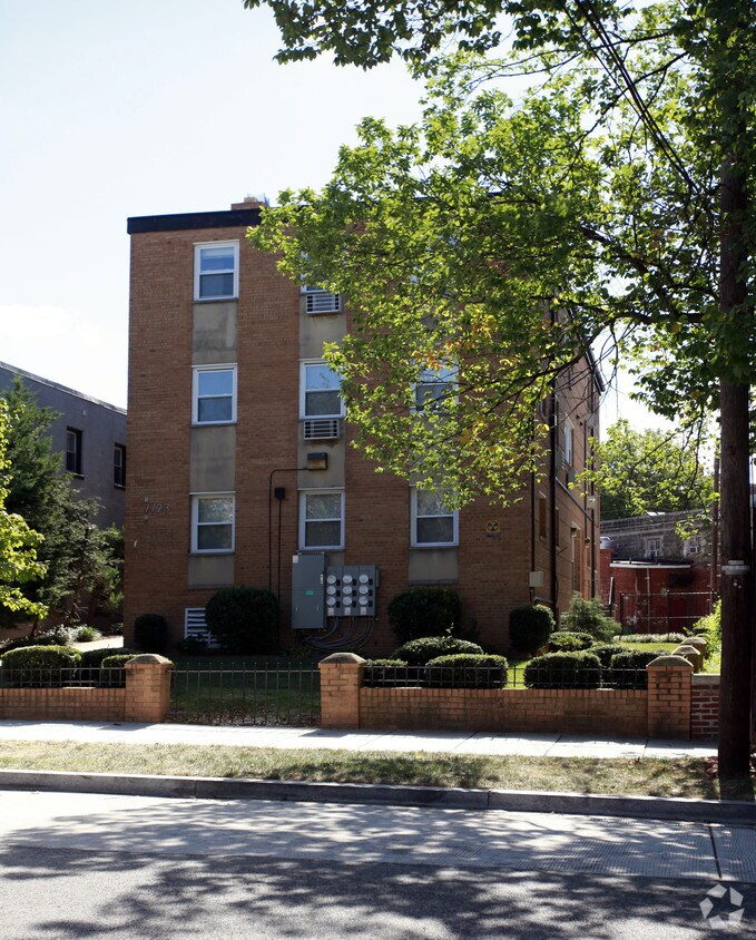 Primary Photo - 7723 Alaska Ave NW