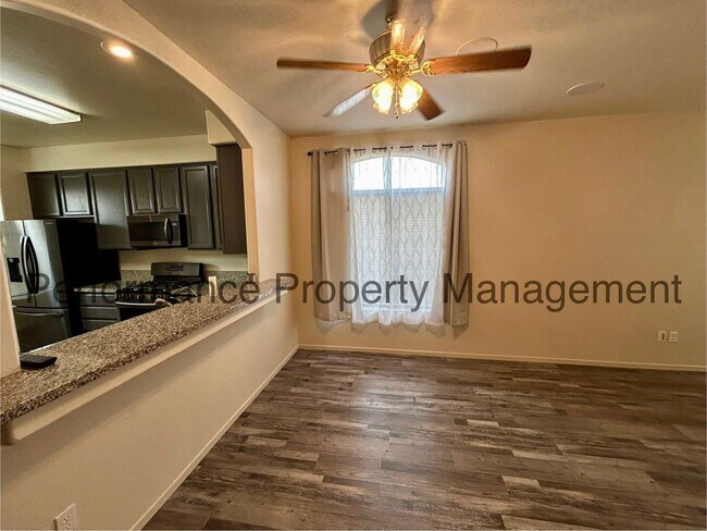 Foto del edificio - Gorgeous 3 Bed/2 Bath + Office Smart Home ...