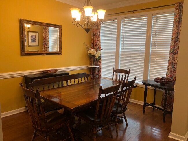 Foto del edificio - 460 Heritage Village Ln