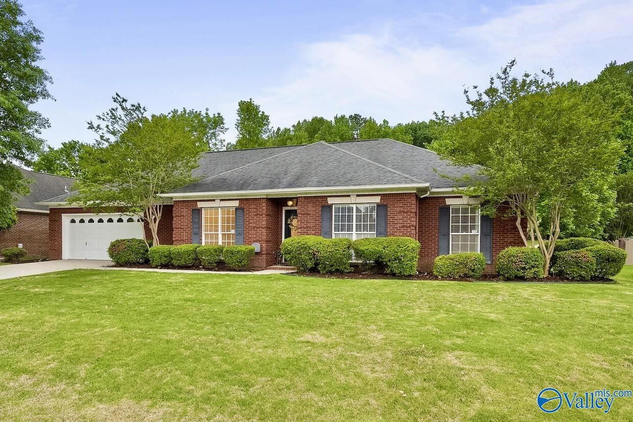 Primary Photo - 2608 Quarter Ln SE