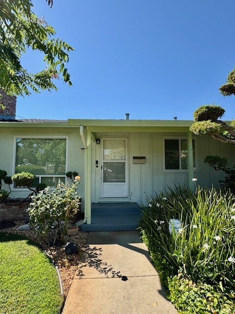 Foto principal - 5554 Indiana Dr