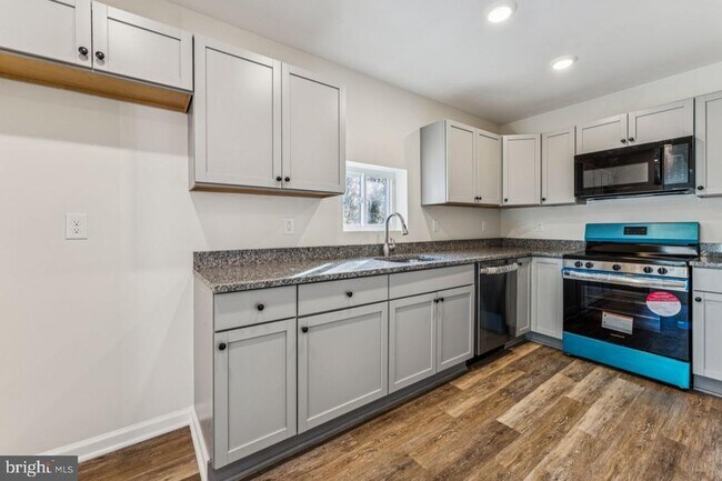 Foto del edificio - 786 S Main St