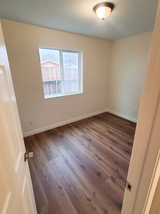 Foto del edificio - 43348 Echard Ave