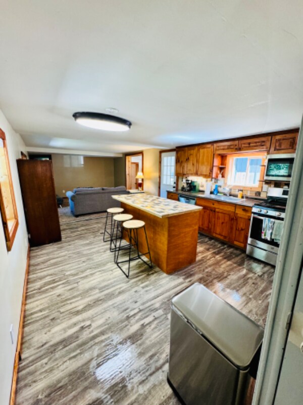 Foto del edificio - 415 E Railroad Ave N