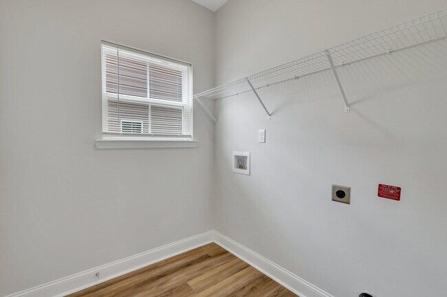 Foto del edificio - 120 Ironwood Dr