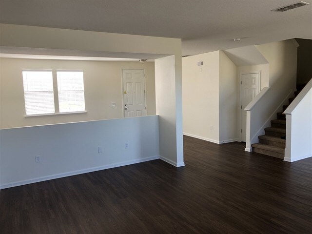 Building Photo - 75050 Ravenwood Drive