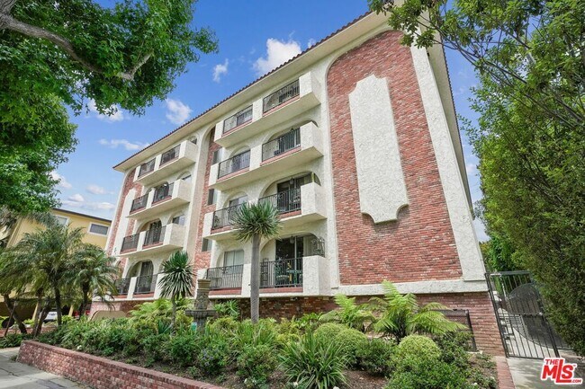 Foto del edificio - 125 Montana Ave