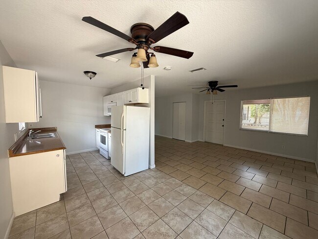 Foto del edificio - 2512 51st Ave Terrace W