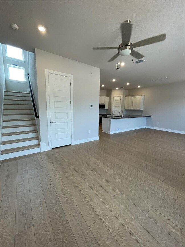 Foto del edificio - 4701 Wally Ave